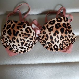 Victoria Secret Pink Pushup Bra